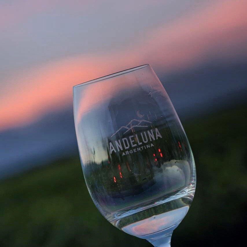 Verano 2020: Andeluna y sus atardeceres con vinos de Montaña 3 Verano 2020: Andeluna y sus atardeceres con vinos de Montaña 1