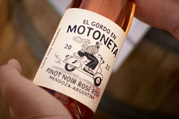 El Gordo en Motoneta celebra el Día Internacional del Pinot Noir con su refrescante rosado de Pinot Noir Rosé Rosé